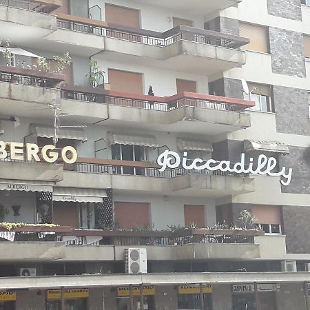 Albergo Piccadilly Медолаго Экстерьер фото